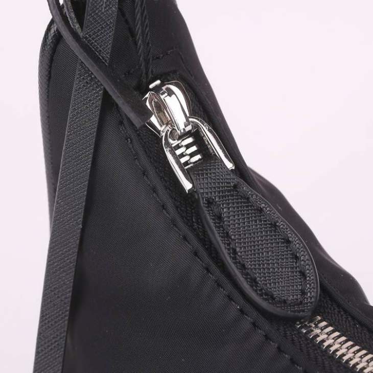 Picture of Prada Handbags _SKUfw167300802fw